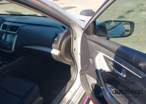 2017 Nissan Altima 2.5 Sr из США, поврежденный, VIN 1N4AL3AP1HC115831